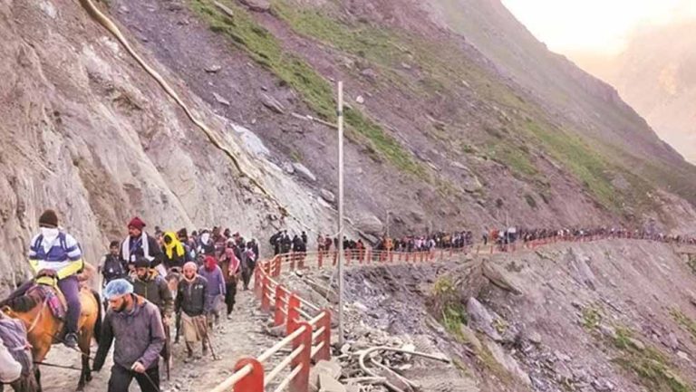 बोलो हर हर महादेव! अमरनाथ यात्रियों का नया जत्था जम्मू से निकला