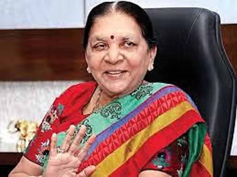 ‘एक गांव-एक औषधीय पौधा’ अभियान शुरू करें किसान: आनंदी बेन पटेल की अपील