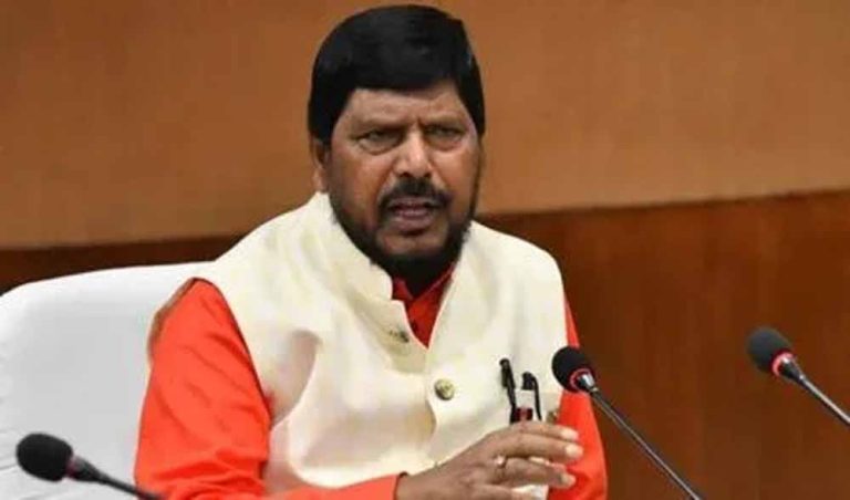 खेलों में राजनीति क्यों? भारत-PAK मुकाबले पर उठे सवाल