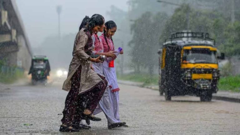 तेज बारिश से भीगा राजस्थान, गरज-चमक के साथ मौसम विभाग ने जारी किया येलो अलर्ट
