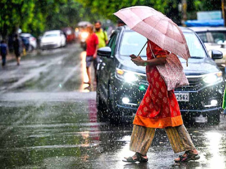 मौसम विभाग की चेतावनी: यूपी में अगले 48 घंटे भारी, तेज बारिश से बिगड़ सकते हैं हालात