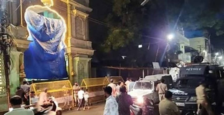 धार में प्रशासनिक कार्रवाई तेज, इमामबाड़ा पर नोटिस के बाद भारी पुलिस तैनाती