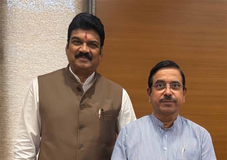 केन्द्रीय खाद्य मंत्री प्रहलाद जोशी से मिले मंत्री श्री राजपूत, विभाग की कार्यप्रणाली में बदलाव पर हुई चर्चा
