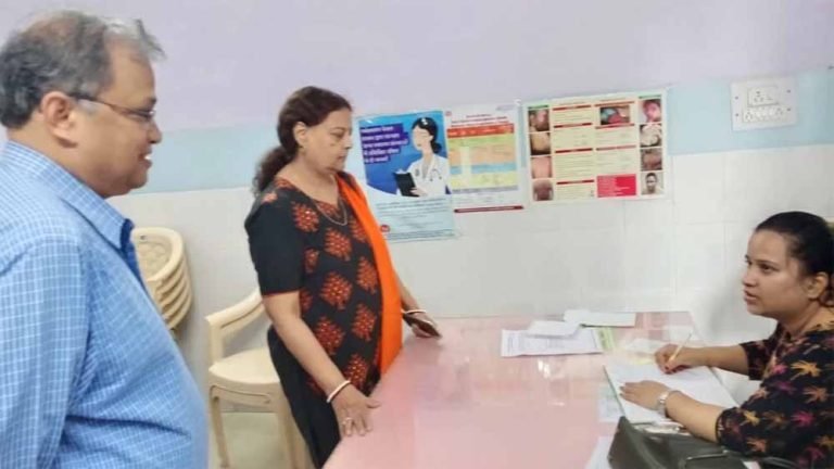 शर्मनाक व्यवस्था: पद्मश्री डॉक्टर की पत्नी को नहीं लगा रेबीज का टीका, हेल्थ सेंटर पर उठे सवाल