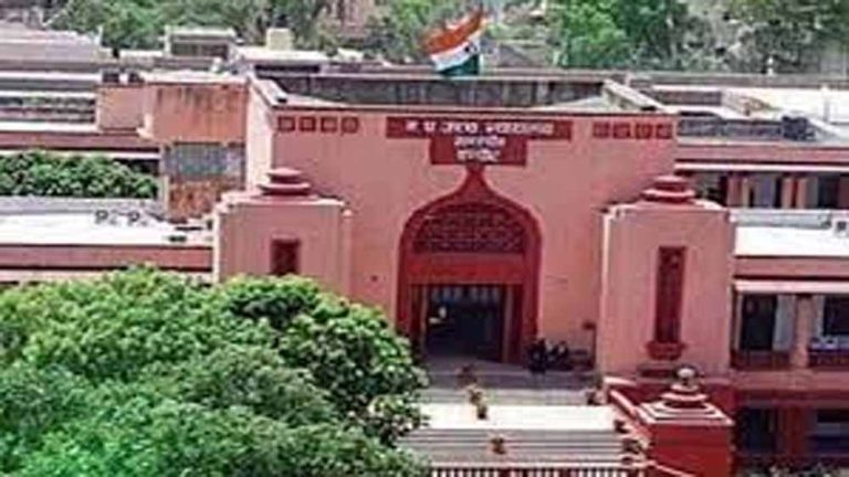 संथारा पर मासूम की सहमति कैसे संभव? इंदौर कोर्ट ने मांगा जवाब