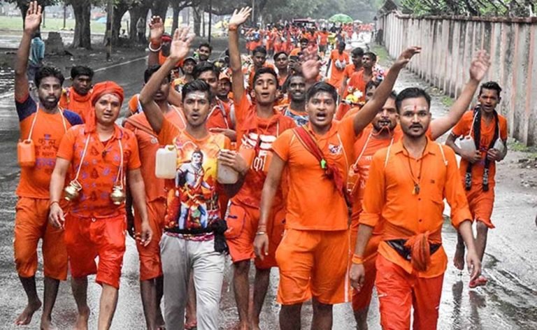 कड़ी सुरक्षा व्यवस्था के बीच कांवड़ यात्रा हुई आरंभ, हजारों कांवड़िए गंगा जल भरने हरिद्वार पहुंचे