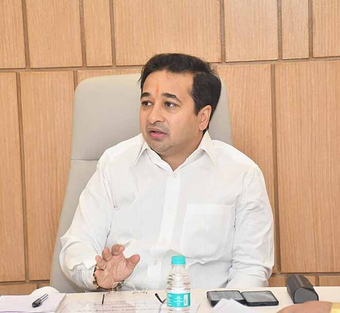 भाजपा मंत्री नितेश राणे की तीखी टिप्पणी, कहा- ‘टोपी वाले हरे सांप हैं’