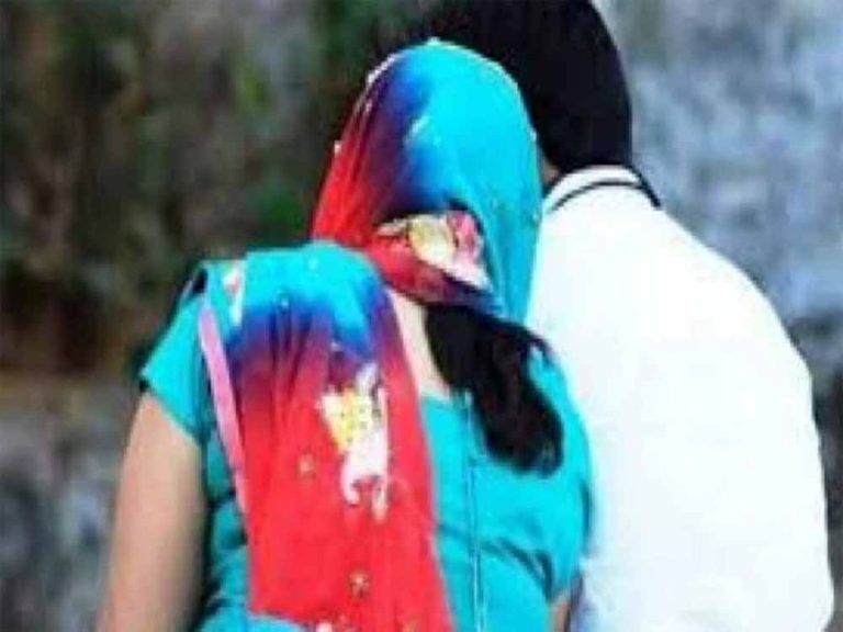 इश्क़ ने बदला सब कुछ: 20 साल छोटे युवक के प्यार में पड़ी महिला ने तोड़ दिया घर