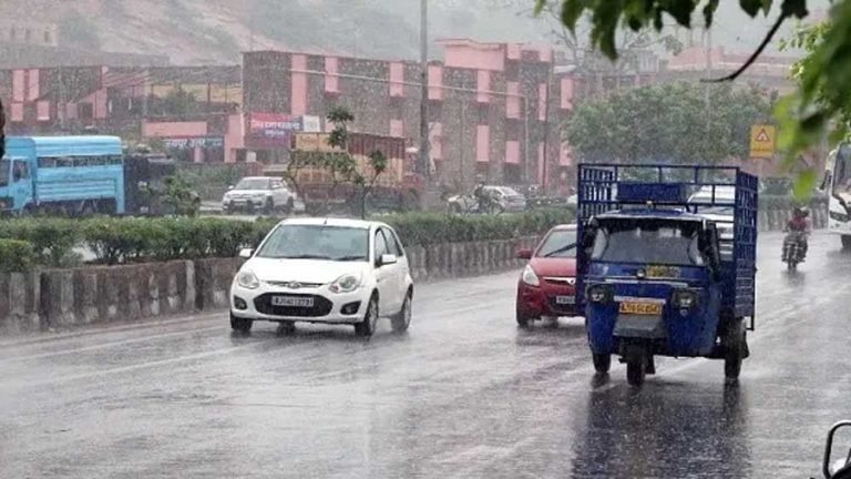 मध्य प्रदेश के 25 जिलों में आज भारी बारिश का येलो-ऑरेंज आलर्ट, लगातार बारिश से नदियां उफान पर,रास्ते बंद