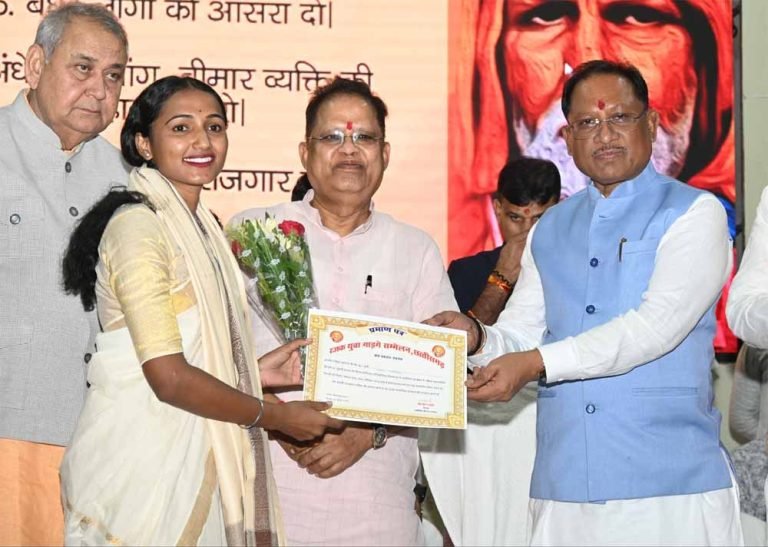 रजक समाज की भूमिका सनातन परंपराओं की निरंतरता में अत्यंत महत्वपूर्ण : मुख्यमंत्री