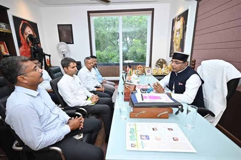 मंत्री सारंग से प्रधानमंत्री कार्यालय के निदेशक श्री ऋग्वेद मिलिंद ठाकुर ने की भेंट