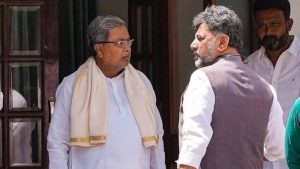 क्या बदलेगा कर्नाटक का सीएम? सिद्धारमैया पहुंचे दिल्ली, गृह मंत्री ने भी बढ़ाया सस्पेंस