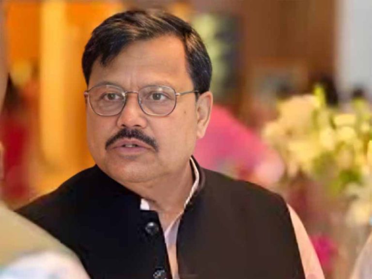 सभी विद्युत कंपनियों में अंशदायी कैशलेस स्वास्थ्य योजना स्वीकृत : ऊर्जा मंत्री तोमर