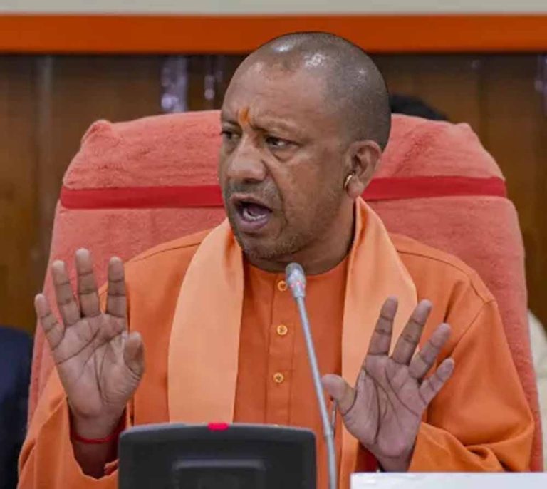 योगी सरकार की नई योजना यूपी के गांवों के लिए देगी राहत, LPG गैस की खपत में आएगी 70% कमी
