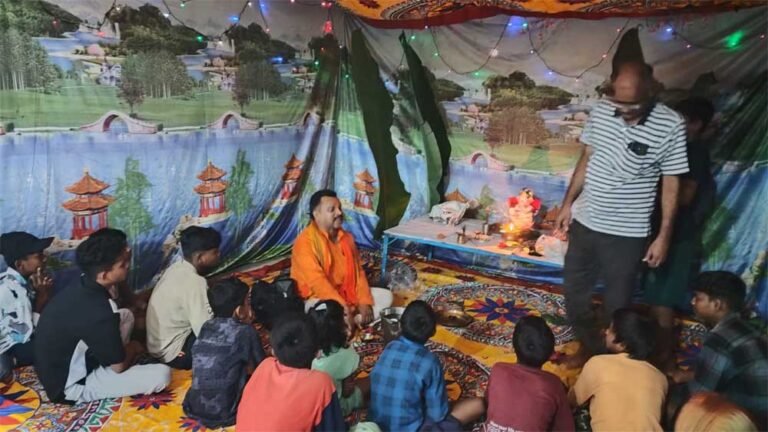 एकलव्य छात्रावास में गणेश उत्सव का भव्य आयोजन