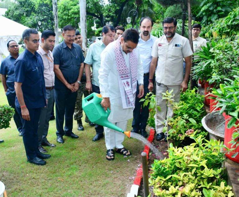 मुख्यमंत्री का नई दिल्ली दौरा- मुख्यमंत्री भजनलाल शर्मा ने एक पेड़ मां के नाम अभियान के तहत किया पौधरोपण