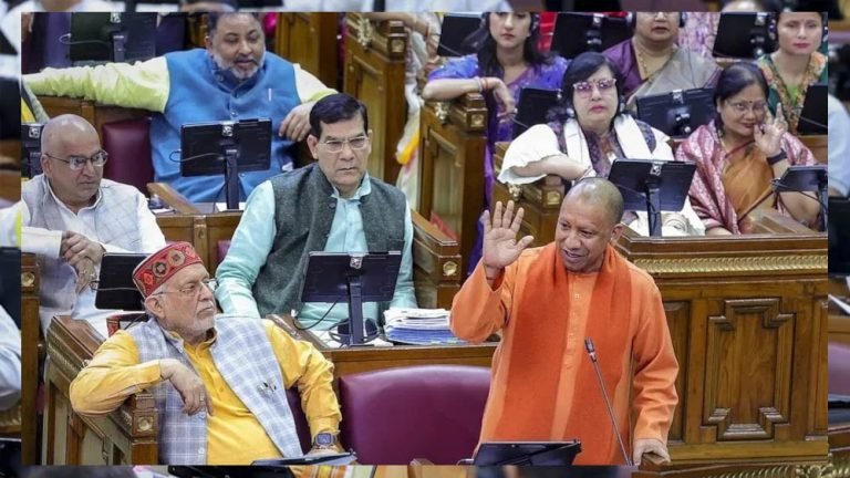 योगी सरकार ने जारी किया मंत्रियों का रोस्टर, यूपी विधानसभा का सत्र आज होगा 24 घंटे लगातार