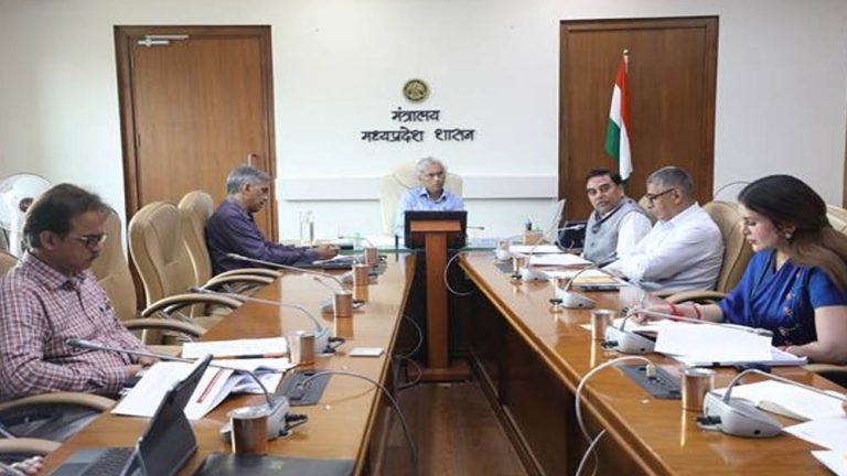 त्यौहारों को हर्षोल्लास से मनाने के लिए जरूरी तैयारियां करें- मुख्य सचिव