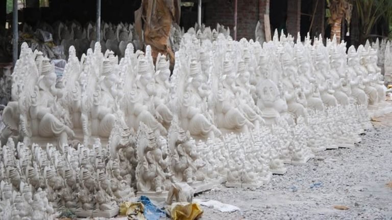 गणेशोत्सव से पहले कार्रवाई, इंदौर में डेढ़ हजार पीओपी मूर्तियां ज़ब्त
