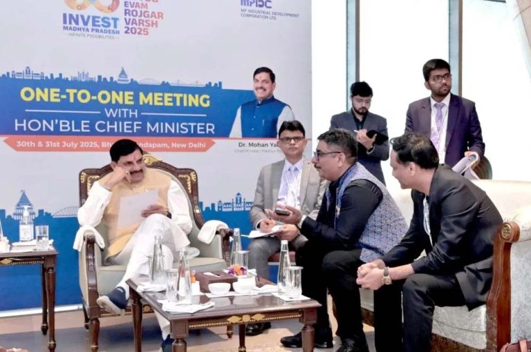 टेक्सटाइल उद्योग को लेकर एमपी की बड़ी उड़ान, CM मोहन ने BSL समिट में किया विज़न साझा