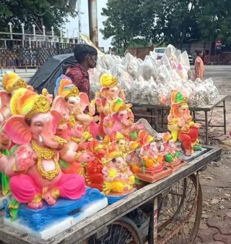 गणेश मूर्ति विक्रेताओं को राहत: अब लाखेनगर मैदान में लगा सकेंगे दुकानें