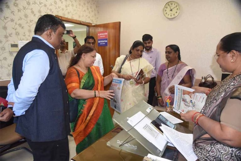 सूचना प्रसार में अग्रणी छत्तीसगढ़: महाराष्ट्र के अधिकारियों ने सराहा संवाद विभाग का मॉडल