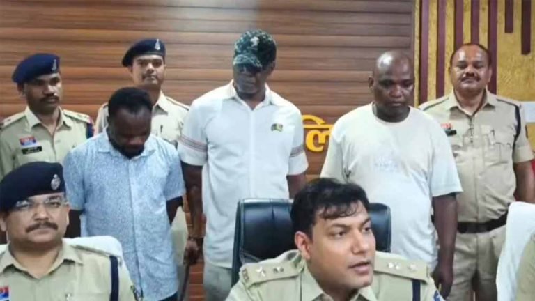 दिल्ली पुलिस ने Snapchat फ्रॉड गिरोह का भंडाफोड़, नाइजिरियन और दक्षिणी अफ्रीकी ठग गिरफ्तार