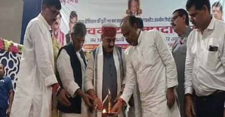 मंत्री जीवेश मिश्रा का तंज – विपक्ष थक चुका, हार स्वीकार कर चुका