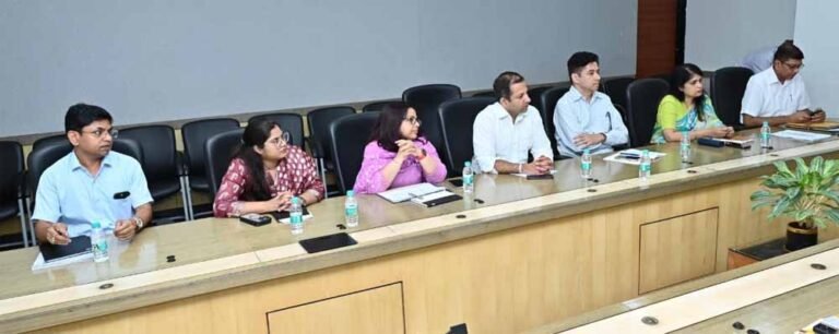 लंबित राजस्व मामलों पर मुख्यमंत्री विष्णुदेव साय सख्त, राजस्व प्रकरणों का समयबद्ध निराकरण अनिवार्य