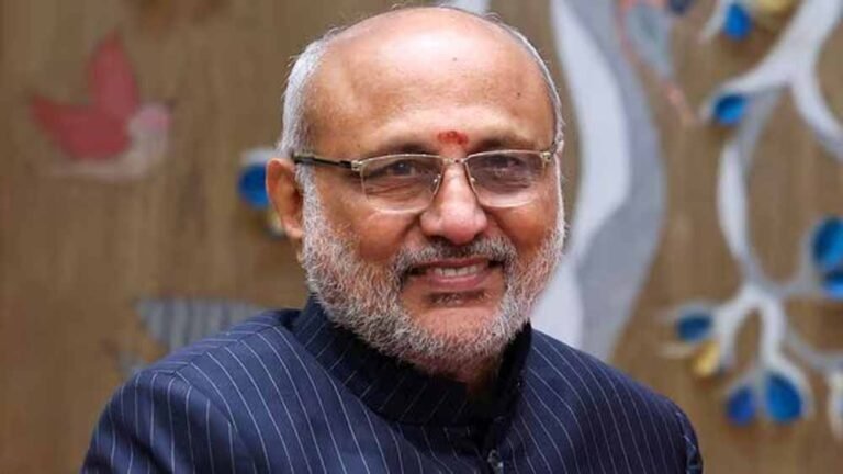 तमिलनाडु दौरे पर सीपी राधाकृष्णन, उपराष्ट्रपति पद के लिए तेज हुई राजनीतिक हलचल