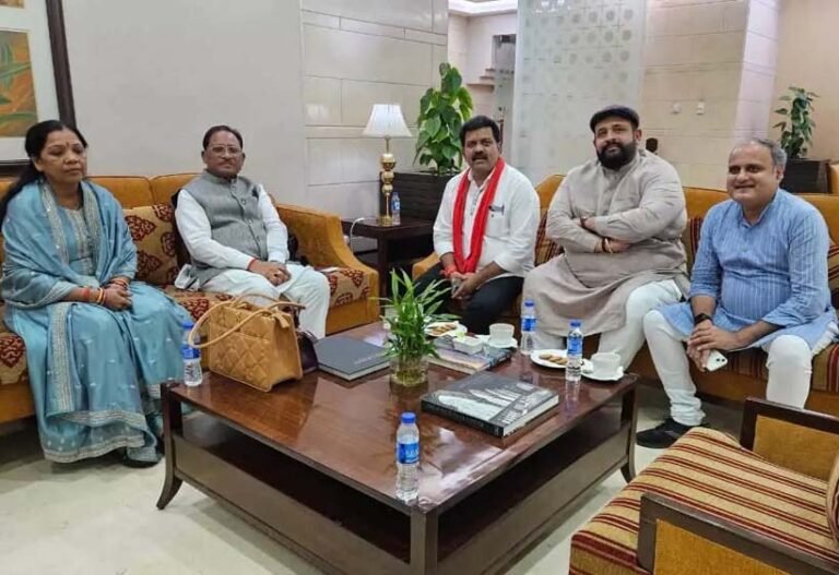 CM विष्णुदेव साय का विदेश दौरा संपन्न, दिल्ली पहुंचकर देंगे रिपोर्ट