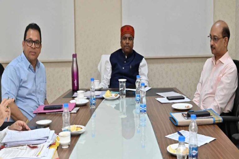 किसानों को अब तक 3.37 लाख मीट्रिक टन यूरिया खाद का वितरण: मंत्री केदार कश्यप