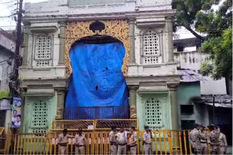 धार में इमामबाड़ा सील, सुरक्षा के कड़े इंतजाम; शहरभर में पुलिस बल की तैनाती