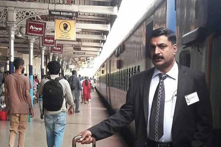 रेलवे बोर्ड का फैसला: टीटीई लॉबी में बायोमेट्रिक सिस्टम लागू, अब आधार से दर्ज होगी हाजिरी