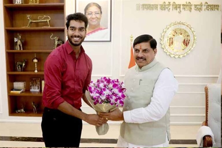 मुख्यमंत्री डॉ. यादव से क्रिकेटर वेंकटेश अय्यर ने की सौजन्य भेंट