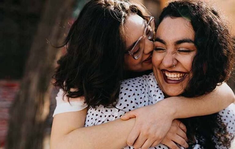 बच्चे समलैंगिक हों तो भारतीयों की क्या प्रतिक्रिया? कई देशों में सर्वे में मिली जानकारी