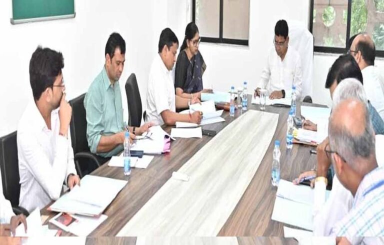 राजस्व कार्यों में बढ़ेगी पारदर्शिता और गति: मंत्री टंक राम वर्मा