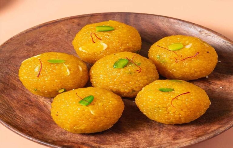 गजब! भिंड में छात्र को स्वतंत्रता दिवस पर मिला सिर्फ एक लड्डू, पहुंची शिकायत CM तक