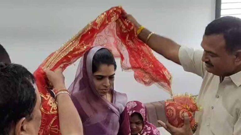 आगर मालवा: सियासी उलटफेर, नगर परिषद अध्यक्ष ने बदला पार्टी दामन