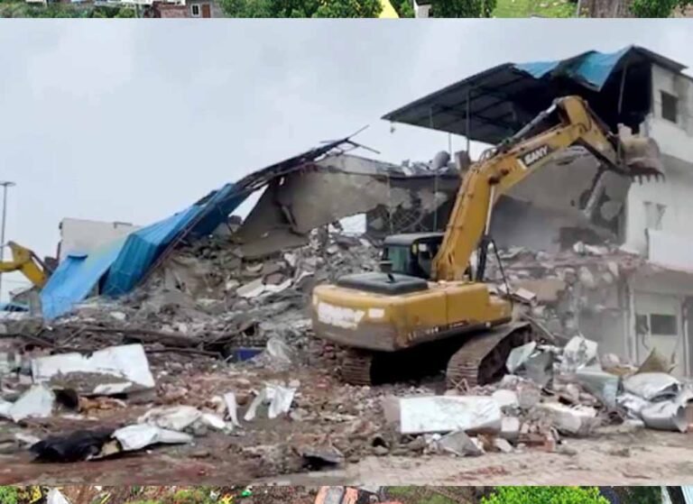 भोपाल में ‘मछली’ परिवार पर शिकंजा, 12 पटवारी करेंगे नप्‍ती, 99 एकड़ जमीन विवादित