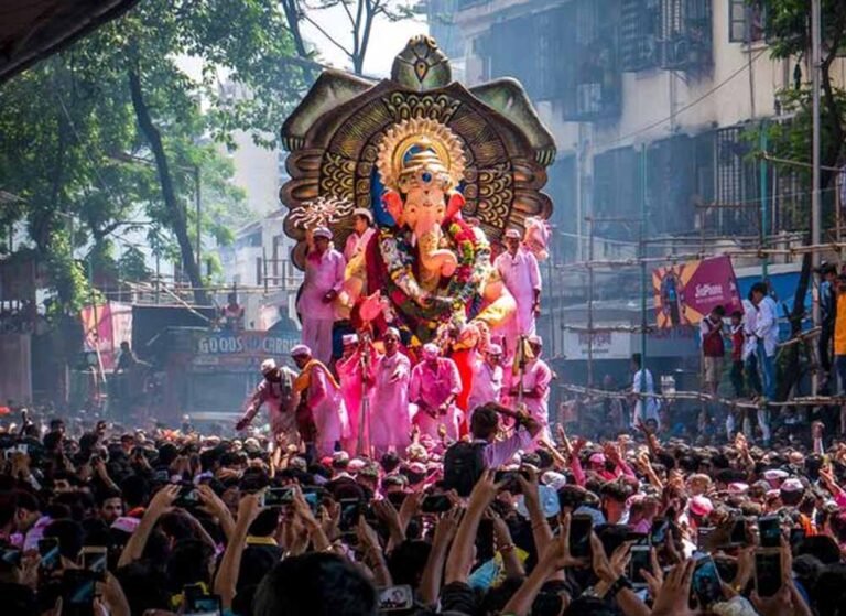 अम्बिकापुर : गणेश चतुर्थी एवं ईद मिलाद-उन-नबी त्योहार शांतिपूर्ण मनाने एवं सुव्यवस्था सुनिश्चित करने कलेक्टर ने जारी किए दिशा निर्देश