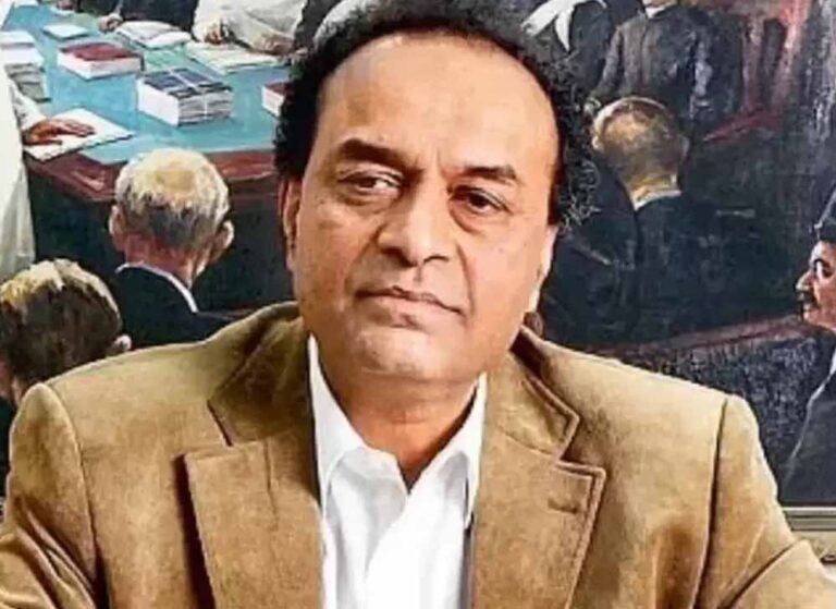 गिरफ्तारी के डर से कानून अवैध नहीं, PM-CM हटाने वाले बिल में सरकार के पक्ष में रोहतगी