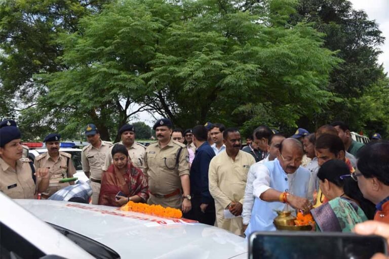 अनूपपुर जिले में डायल 112 पुलिस सेवा हुई प्रारंभ