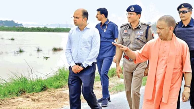 मुख्यमंत्री योगी आदित्यनाथ ने सतत मॉनीटरिंग के बाद प्रभारी मंत्रियों को सौंपी राहत कार्यों की कमान