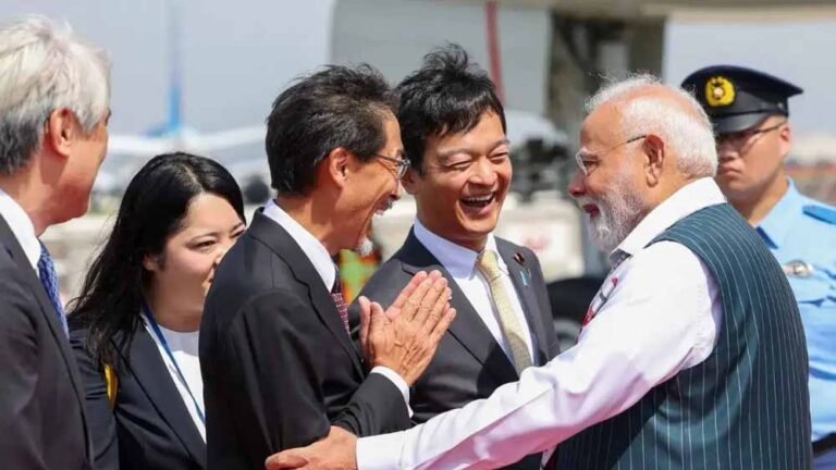 ‘पधारो म्हारे देश’ की धुन पर जापान में पीएम मोदी का अभिनंदन, देखें वीडियो