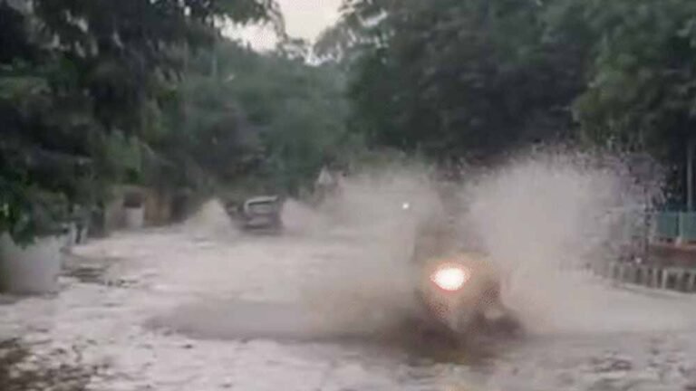 MP में दो स्ट्रॉन्ग सिस्टम सक्रिय, इंदौर, नर्मदापुरम और जबलपुर में 13 जिलों में भारी बारिश का अलर्ट