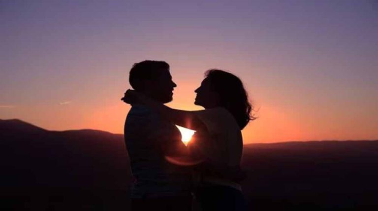 लिव-इन रिश्तों में सबसे आगे कौन? भारत की स्थिति जानकर होंगे हैरान