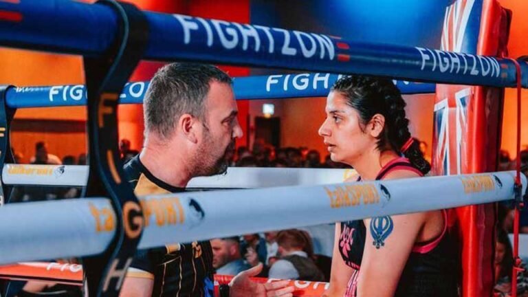 सिख महिला बॉक्सर का धमाका, ब्रिटेन की पहली प्रोफेशनल ने सभी को किया हैरान