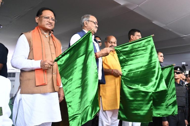 CM ने दिखाई हरी झंडी, बस्तर समेत पूरे प्रदेश में रेल सेवाओं का हुआ विस्तार