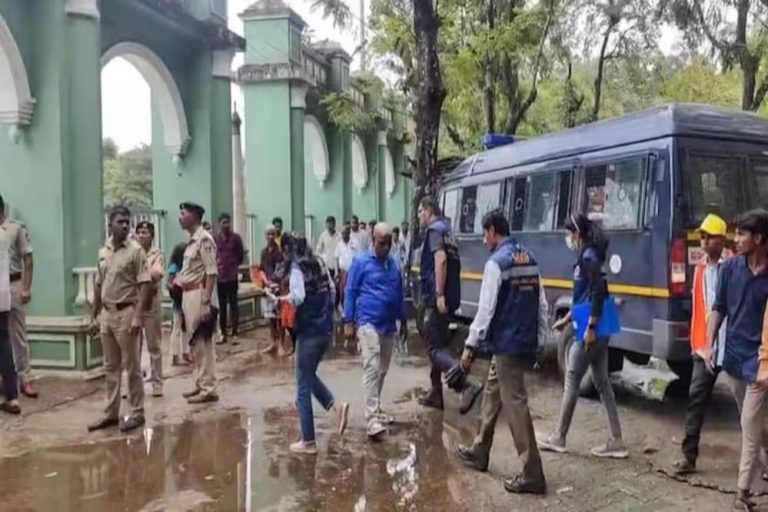 धर्मस्थल हत्याकांड में सनसनी: पुलिस पर सबूत मिटाने और शव को छिपाने का गंभीर आरोप